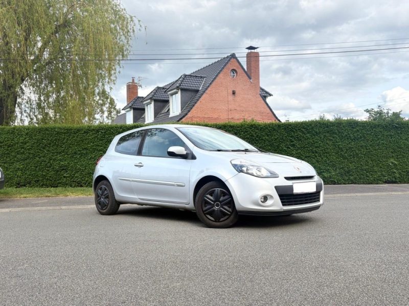 ✅ Magnifique RENAULT CLIO 1.2 Dynamique Première Main