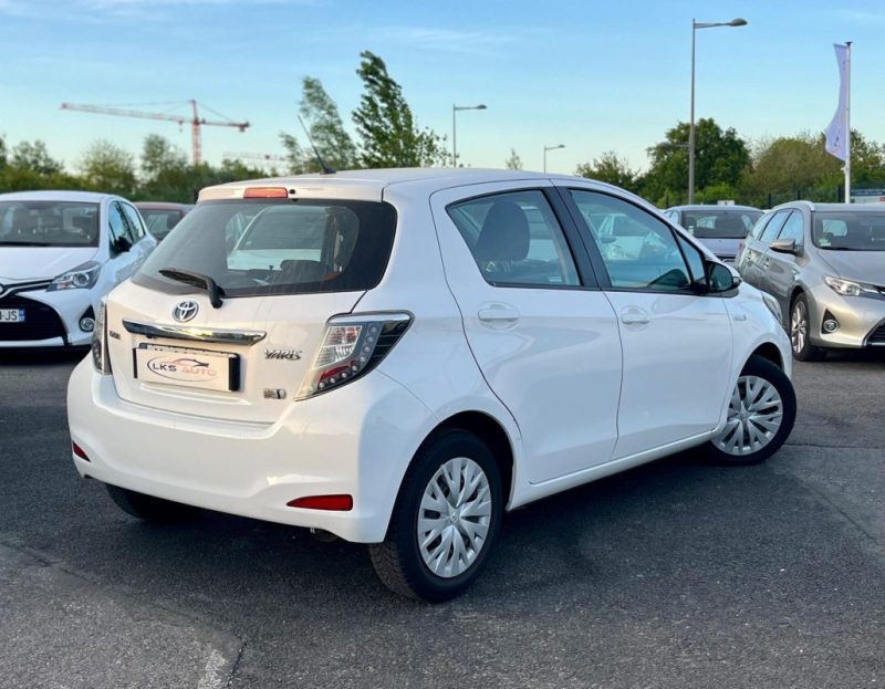 TOYOTA YARIS III 1.5 HYBRID 100h BUSINESS