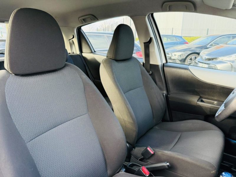 TOYOTA YARIS III 1.5 HYBRID 100h BUSINESS