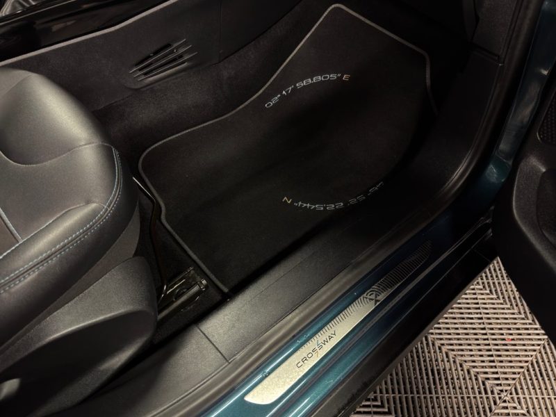 PEUGEOT 2008 CROSSWAY 1.2 130 Cv APPLE CARPLAY & ANDROID TOIT PANORAMIQUE BVM6 ECRAN GPS Garantie1an