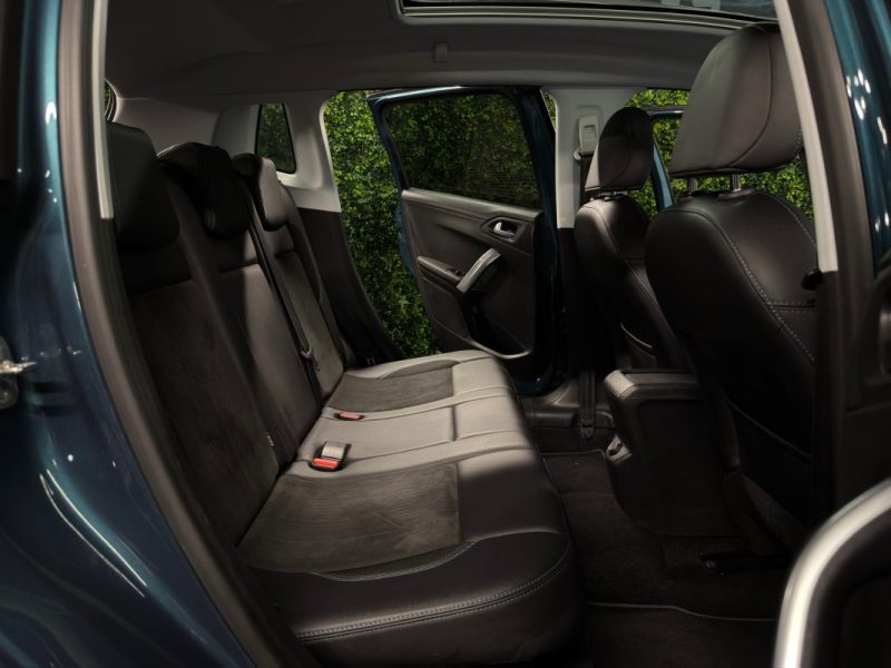 PEUGEOT 2008 CROSSWAY 1.2 130 Cv APPLE CARPLAY & ANDROID TOIT PANORAMIQUE BVM6 ECRAN GPS Garantie1an