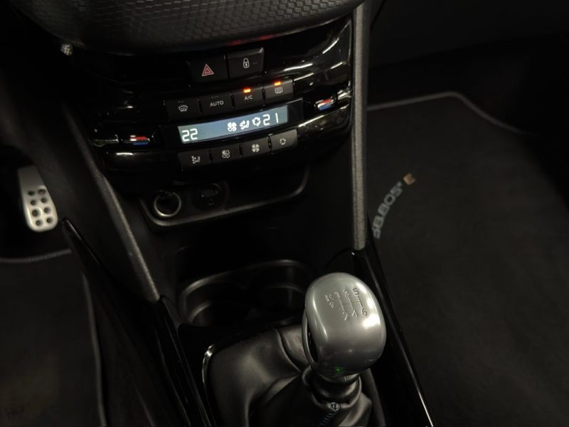 PEUGEOT 2008 CROSSWAY 1.2 130 Cv APPLE CARPLAY & ANDROID TOIT PANORAMIQUE BVM6 ECRAN GPS Garantie1an