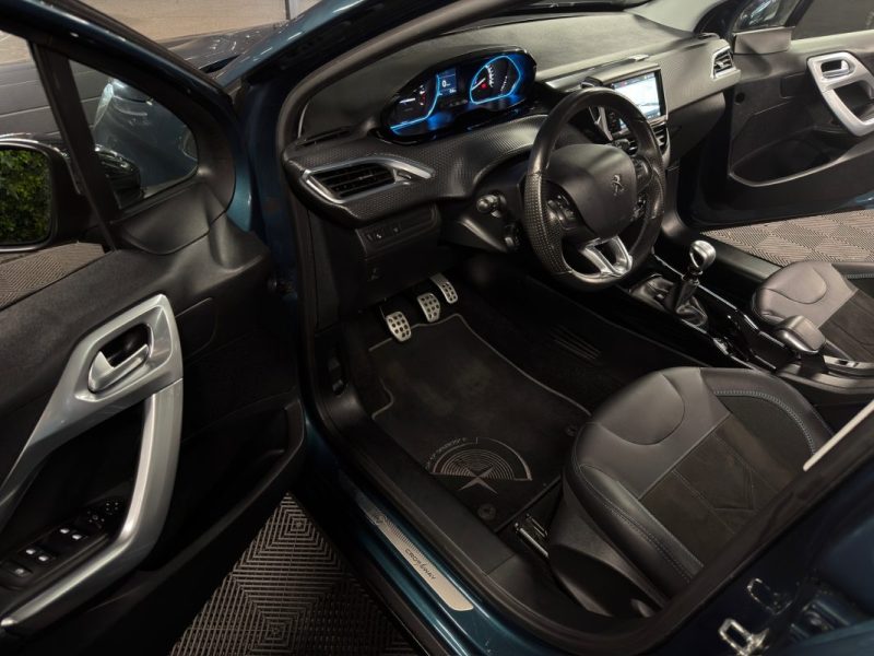 PEUGEOT 2008 CROSSWAY 1.2 130 Cv APPLE CARPLAY & ANDROID TOIT PANORAMIQUE BVM6 ECRAN GPS Garantie1an