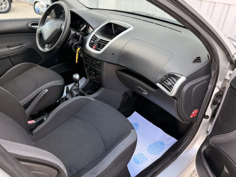 PEUGEOT 206+ 1.1I 60CV URBAN 2011 124 000KM