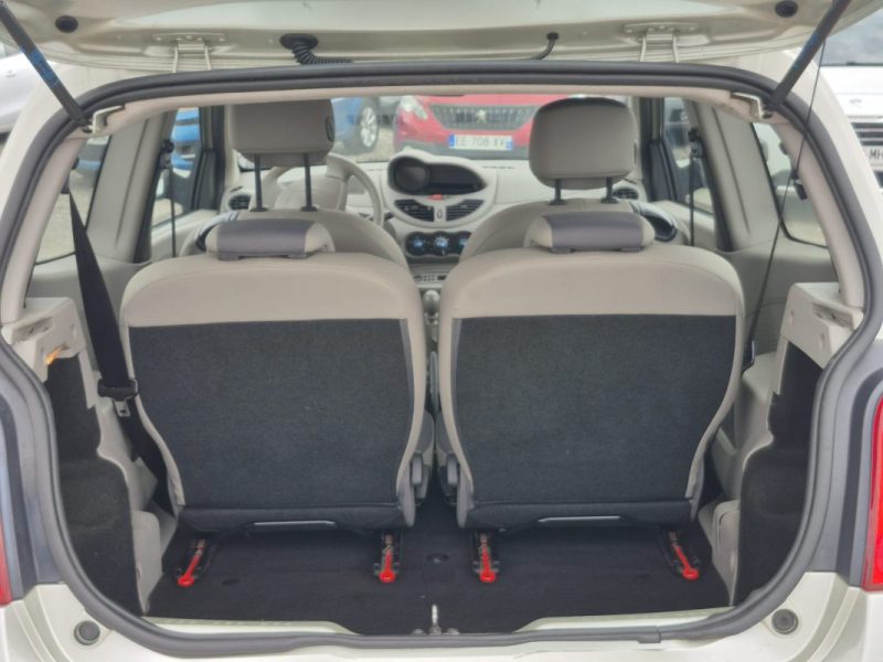 RENAULT Twingo II  1.2 i 60 cv ETAT NEUF 