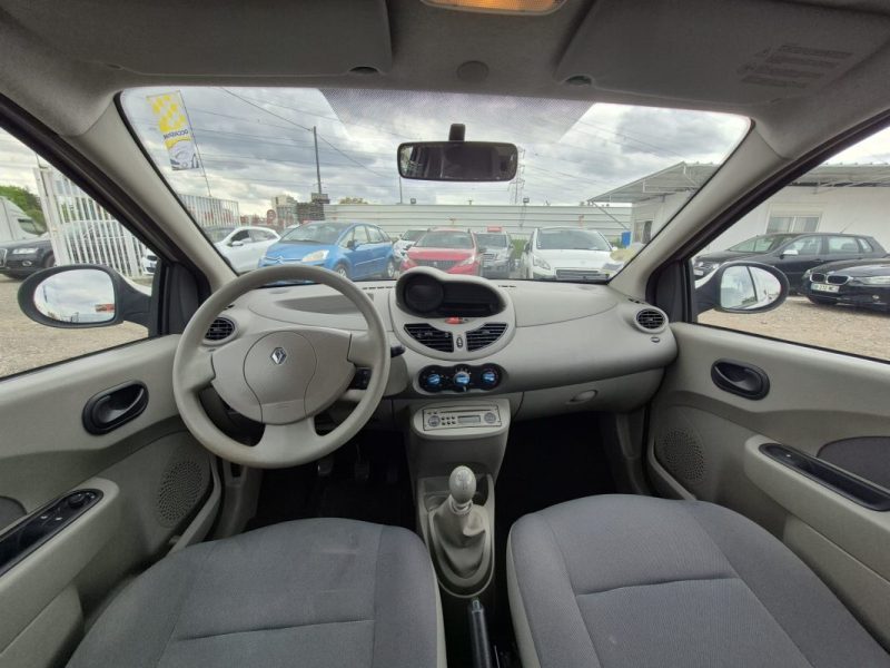 RENAULT Twingo II  1.2 i 60 cv ETAT NEUF 