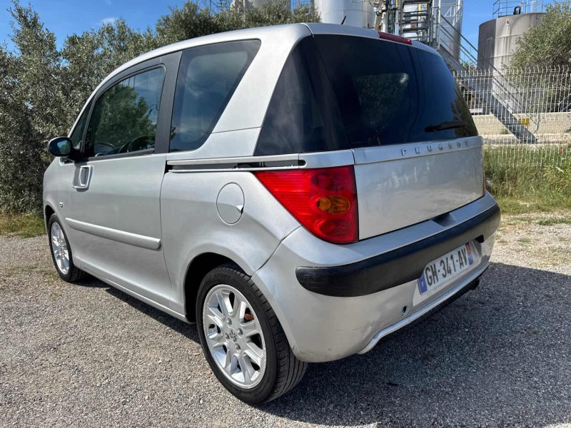 PEUGEOT 1007 1.6 ESSENCE 110 Cv SPORTY BOITE AUTO