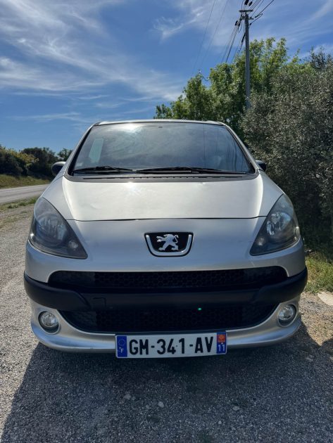 PEUGEOT 1007 1.6 ESSENCE 110 Cv SPORTY BOITE AUTO