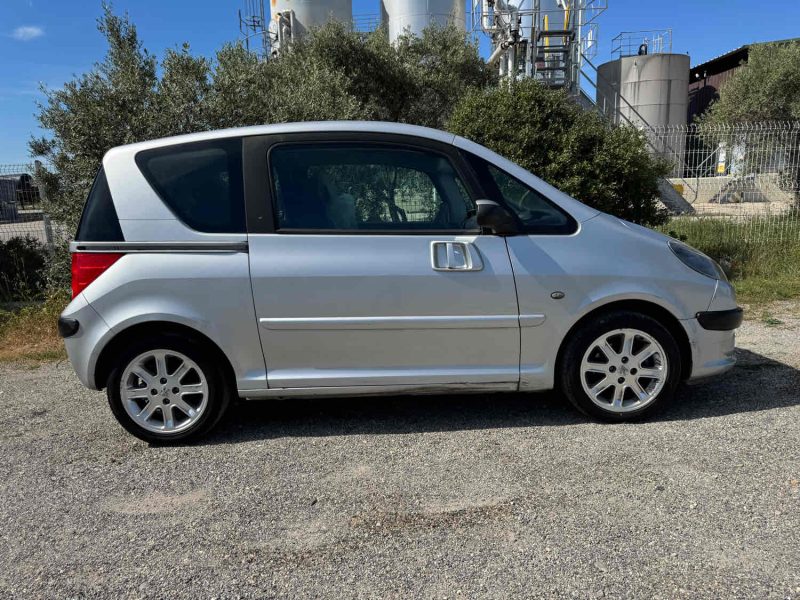 PEUGEOT 1007 1.6 ESSENCE 110 Cv SPORTY BOITE AUTO