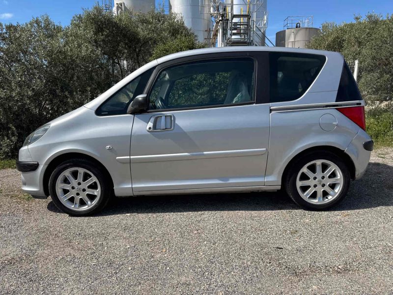PEUGEOT 1007 1.6 ESSENCE 110 Cv SPORTY BOITE AUTO