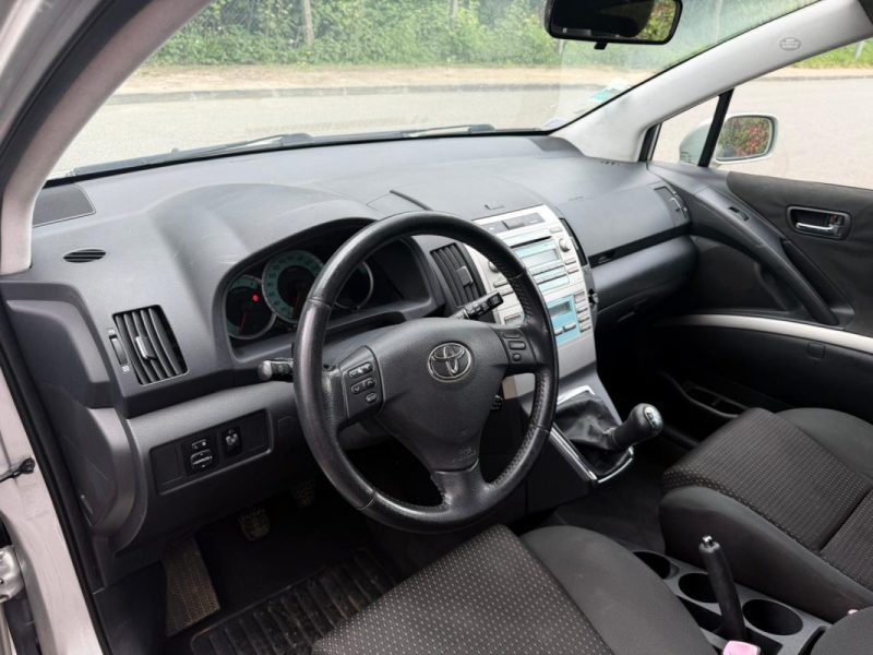 TOYOTA COROLLA-V VERSO 136 D4D LINEA SOL 7PL 