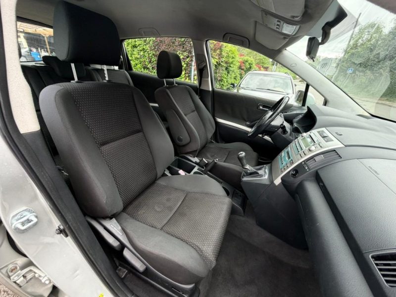 TOYOTA COROLLA-V VERSO 136 D4D LINEA SOL 7PL 