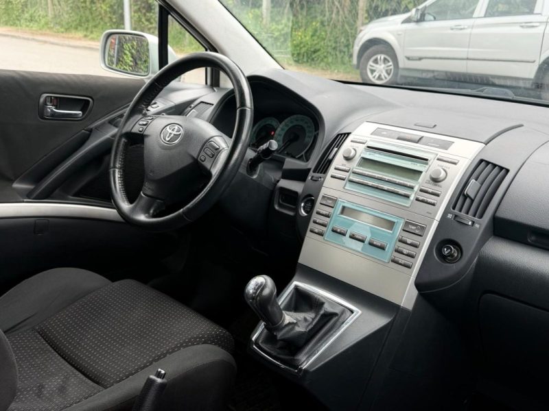 TOYOTA COROLLA-V VERSO 136 D4D LINEA SOL 7PL 