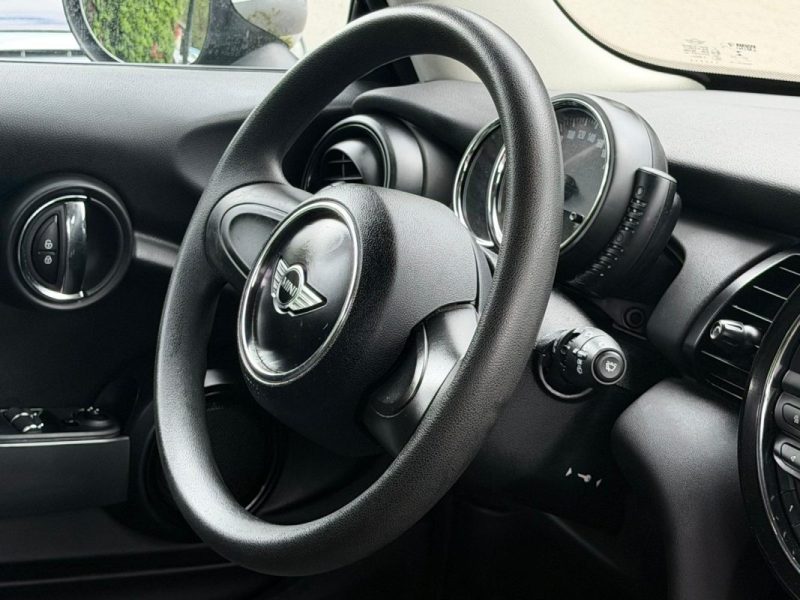 MINI MINI (F56) ONE FIRST 