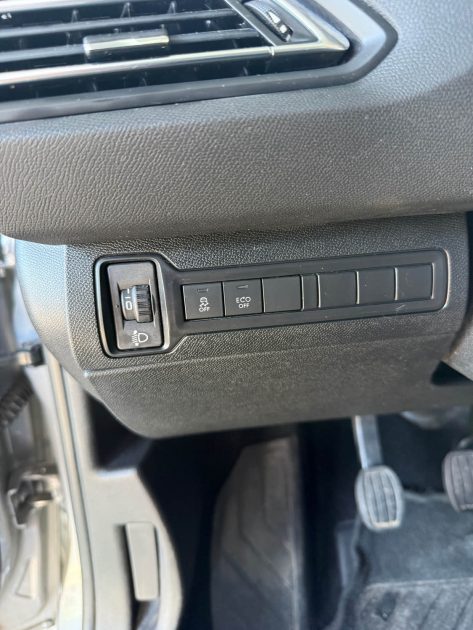 Peugeot 308 1.6 BlueHDI 120ch STYLE BVM6 - Suivi et Entretenu