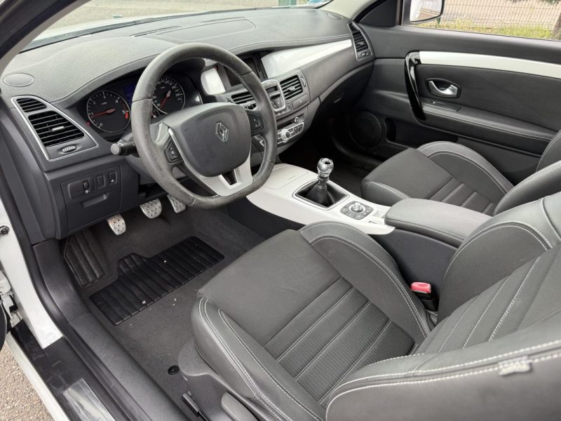 Renault Laguna Coupé III (D91) 2.0 dCi 150ch Monaco GP eco² Garantie 6 Mois