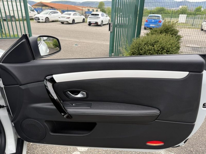 Renault Laguna Coupé III (D91) 2.0 dCi 150ch Monaco GP eco² Garantie 6 Mois