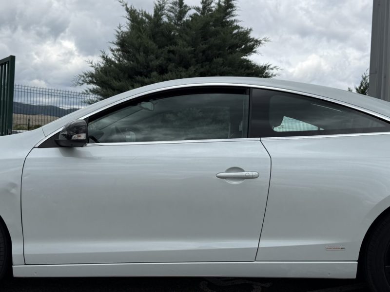 Renault Laguna Coupé III (D91) 2.0 dCi 150ch Monaco GP eco² Garantie 6 Mois