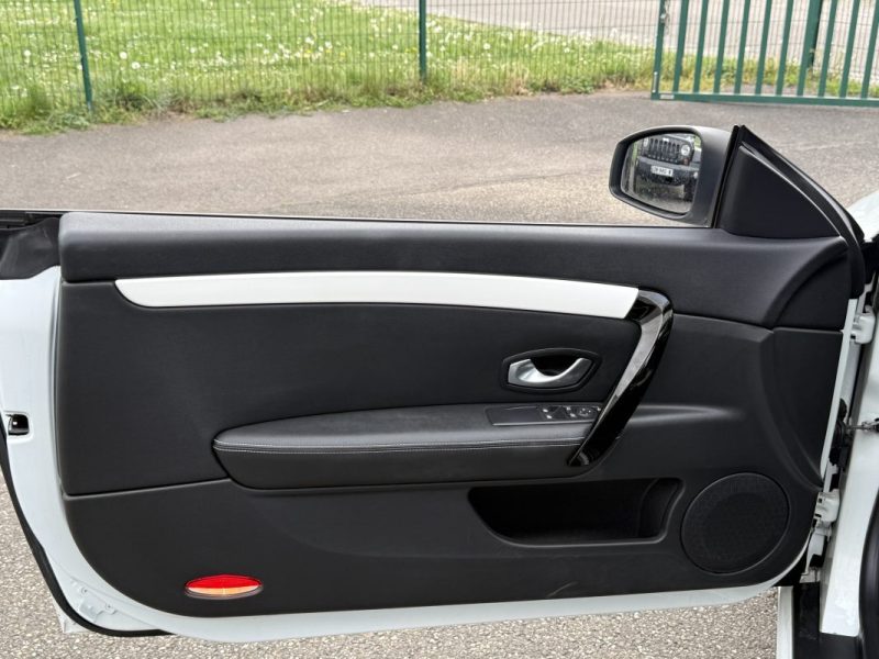 Renault Laguna Coupé III (D91) 2.0 dCi 150ch Monaco GP eco² Garantie 6 Mois