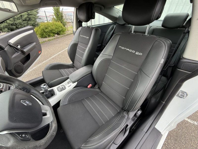 Renault Laguna Coupé III (D91) 2.0 dCi 150ch Monaco GP eco² Garantie 6 Mois