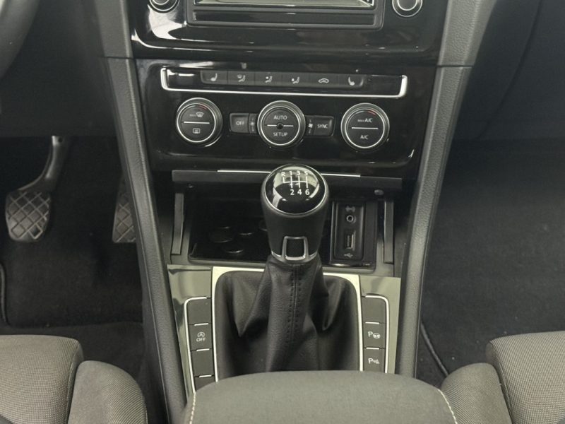Volkswagen Golf IIV Carat 2.0 TDI 150ch BlueMotion - BVM - 177.44 € / mois
