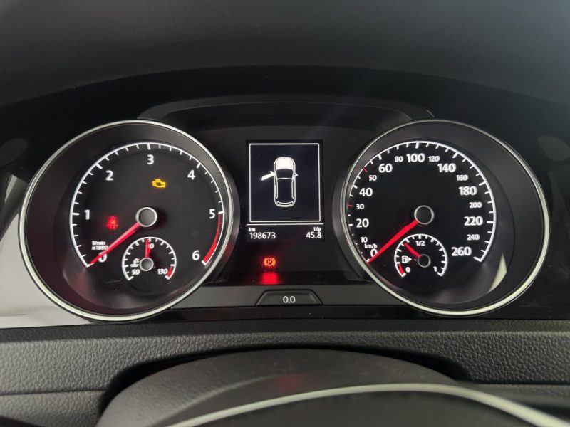 Volkswagen Golf IIV Carat 2.0 TDI 150ch BlueMotion - BVM - 177.44 € / mois