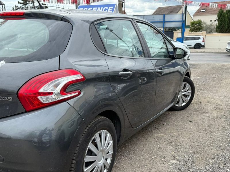 PEUGEOT 208 1.2 VTI ALLURE Bon Etat 