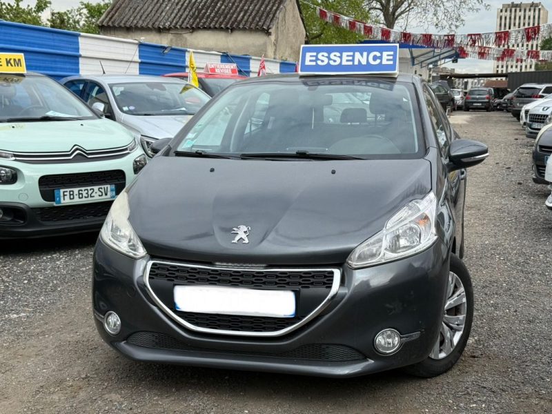PEUGEOT 208 1.2 VTI ALLURE Bon Etat 
