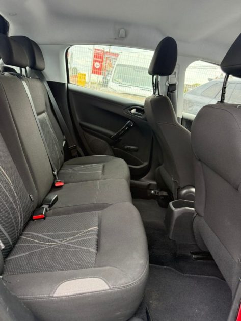 PEUGEOT 208 1.2 VTI ALLURE Bon Etat 