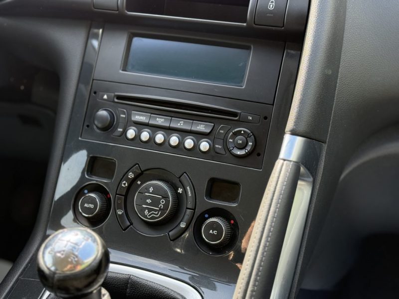 Peugeot 3008 1.6 VTi 120ch Premium - Clim - Bluetooth - Suv - Révisée & Garantie 6 Mois