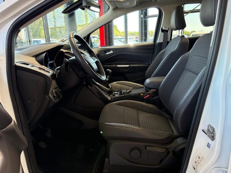 🚗 FORD KUGA 1.5 ECOBOOST 120ch  TREND 4x2 🌤️ Toit ouvrant 📷Caméra🧭 GPS 📱 Bluetooth 50 000 km