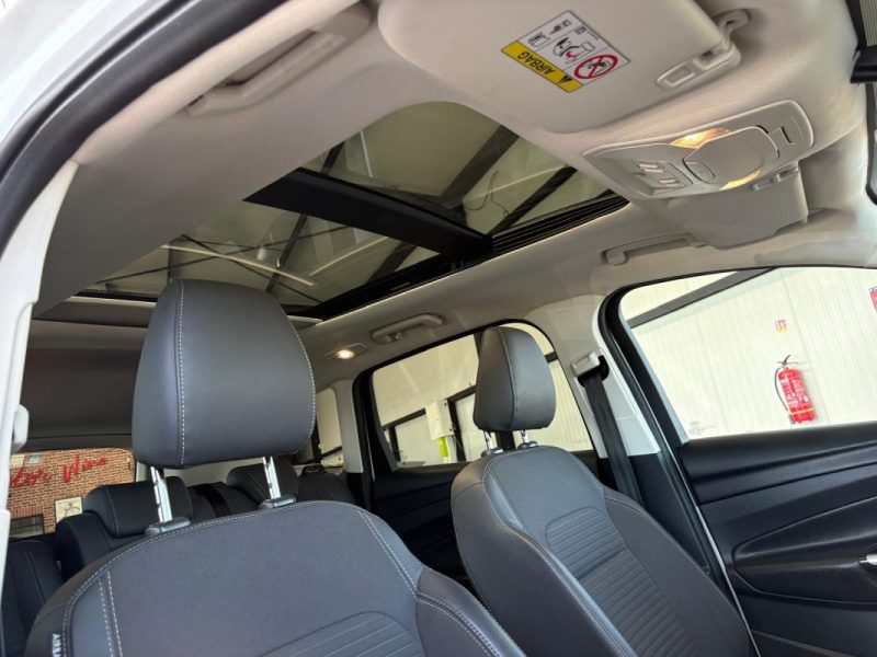 🚗 FORD KUGA 1.5 ECOBOOST 120ch  TREND 4x2 🌤️ Toit ouvrant 📷Caméra🧭 GPS 📱 Bluetooth 50 000 km
