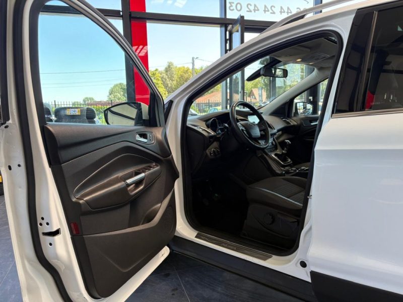 🚗 FORD KUGA 1.5 ECOBOOST 120ch  TREND 4x2 🌤️ Toit ouvrant 📷Caméra🧭 GPS 📱 Bluetooth 50 000 km