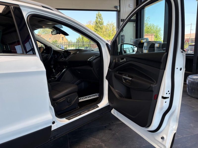 🚗 FORD KUGA 1.5 ECOBOOST 120ch  TREND 4x2 🌤️ Toit ouvrant 📷Caméra🧭 GPS 📱 Bluetooth 50 000 km