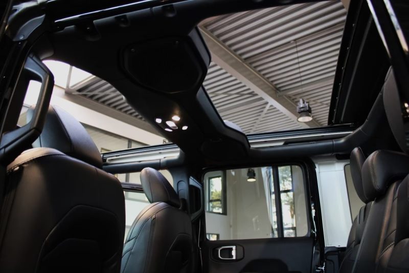 JEEP WRANGLER 4xe 381ch Sahara / Toit panoramique Sky One-Touch / Caméra Off-Road