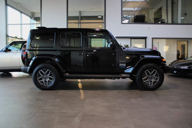 JEEP WRANGLER 4xe 381ch Sahara / Toit panoramique Sky One-Touch / Caméra Off-Road