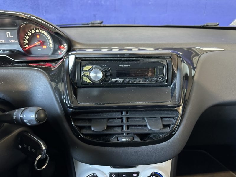PEUGEOT 208 1.0 VTI 68 CH BVM LIKE / COURROIE A JOUR 2014