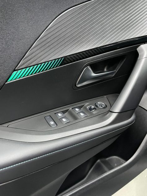 PEUGEOT 2008 1.5 BLUEHDI 130CH ALLURE BUSINESS EAT8 