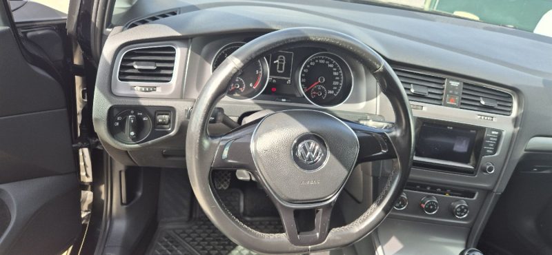 VOLKSWAGEN GOLF VII 1.6 TDI 105CH BLUEMOTION TECHNOLOGY  CONFORTLINE 2013
