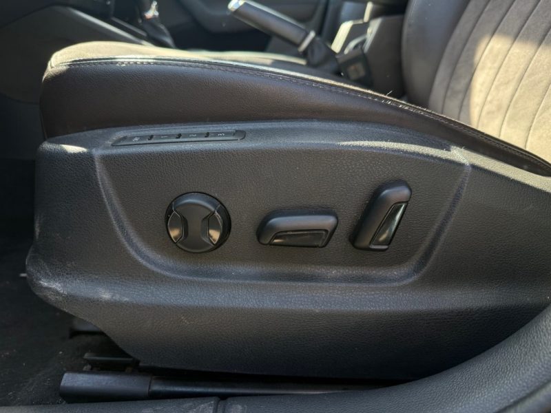 SKODA OCTAVIA COMBI  2.0 TDI 150 CV DSG LAURIN KLEMENT TOIT OUVRANT PANORAMIQUE  