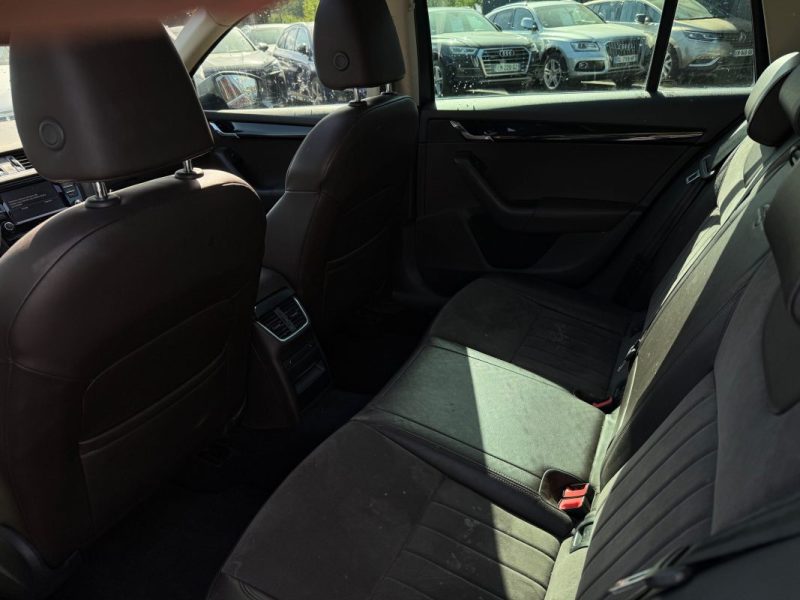 SKODA OCTAVIA COMBI  2.0 TDI 150 CV DSG LAURIN KLEMENT TOIT OUVRANT PANORAMIQUE  