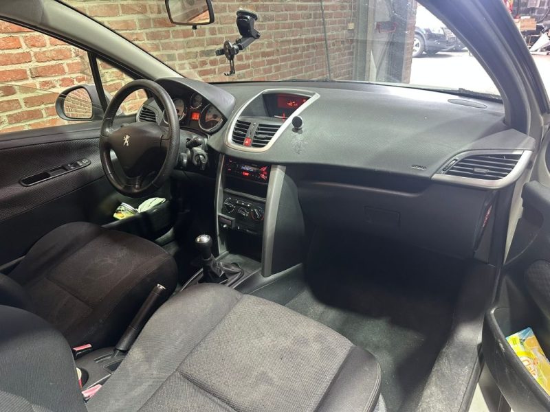 PEUGEOT 207 1.4 HDI 70 STYLE  BOX  2008