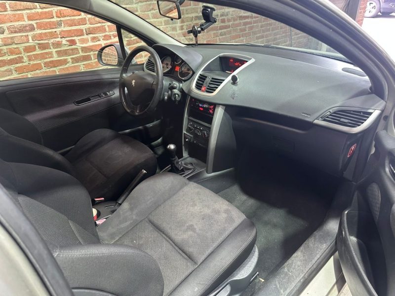 PEUGEOT 207 1.4 HDI 70 STYLE  BOX  2008