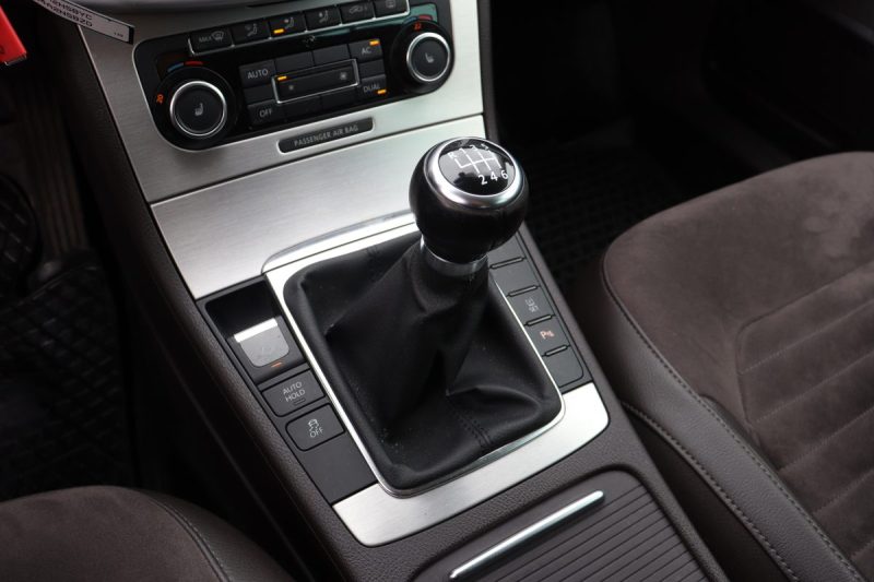 VOLKSWAGEN PASSAT VARIANT 1.8 TFSI CARAT