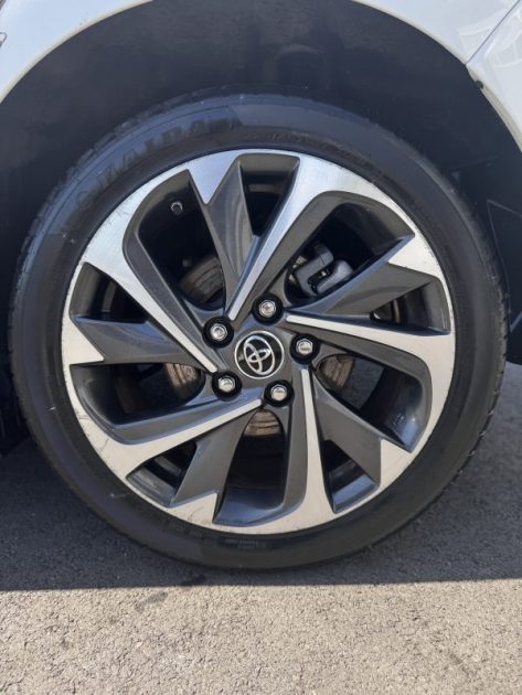 TOYOTA AURIS HSD 136H DESIGN BUSINESS 2016