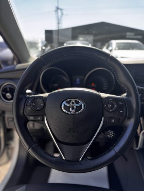 TOYOTA AURIS HSD 136H DESIGN BUSINESS 2016