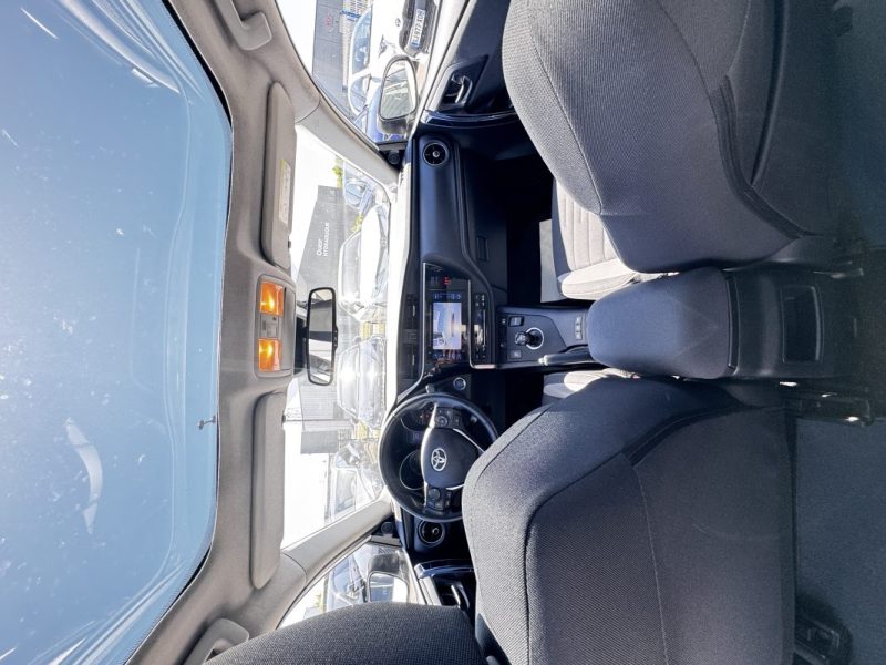 TOYOTA AURIS HSD 136H DESIGN BUSINESS 2016