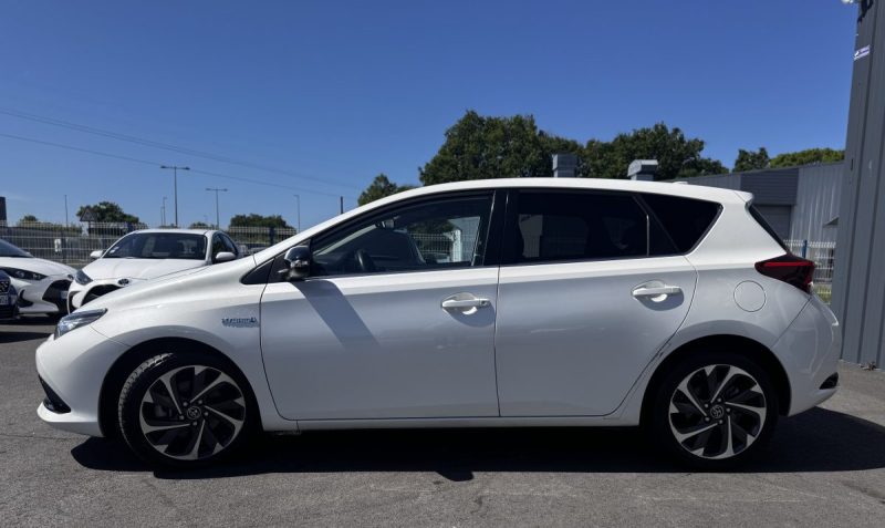 TOYOTA AURIS HSD 136H DESIGN BUSINESS 2016