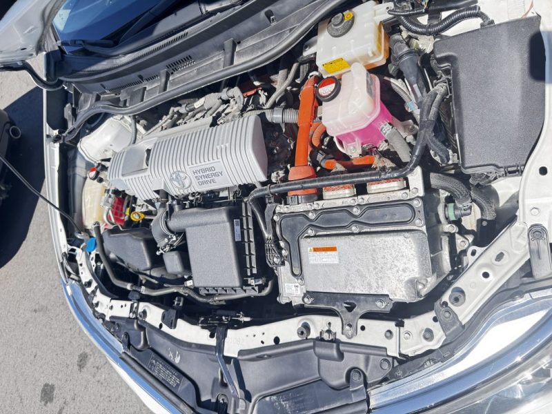 TOYOTA AURIS HSD 136H DESIGN BUSINESS 2016