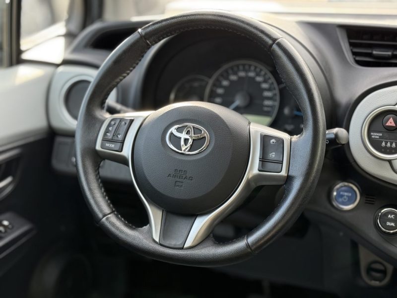 Toyota Yaris Hsd 100h Style  - Hybrid - Clim - Boite Auto - Révisée & Garantie 6 Mois